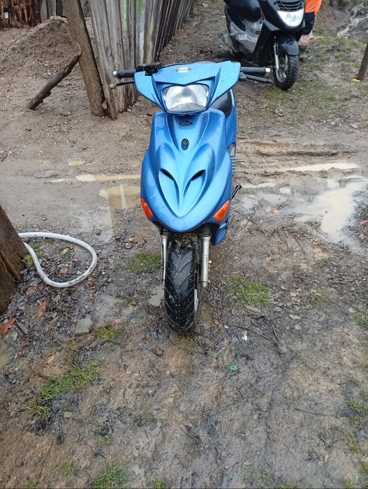 Vând scuter ADLY moto cu acte