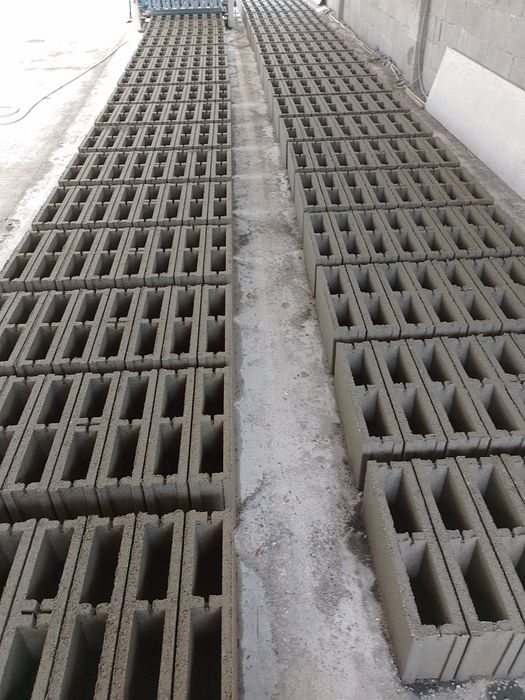 Producător bolțari de beton pentru fundații și zidit