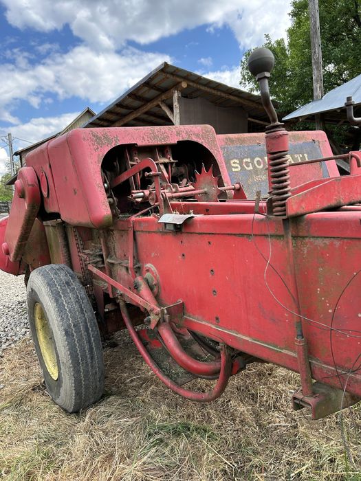 Vând balotieră L.Sgorbati