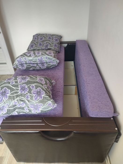 Canapea extensibila cu lada