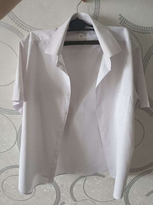 Рубашка белая новая