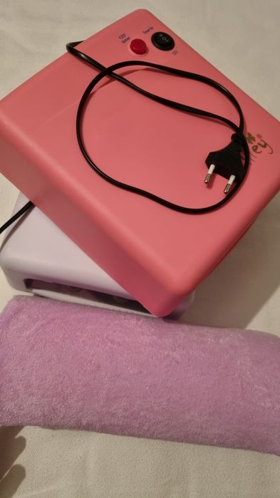 Vand lampa de unghii