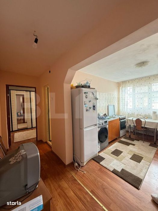 Apartament cu o camera, etajul 1, zona Bicaz