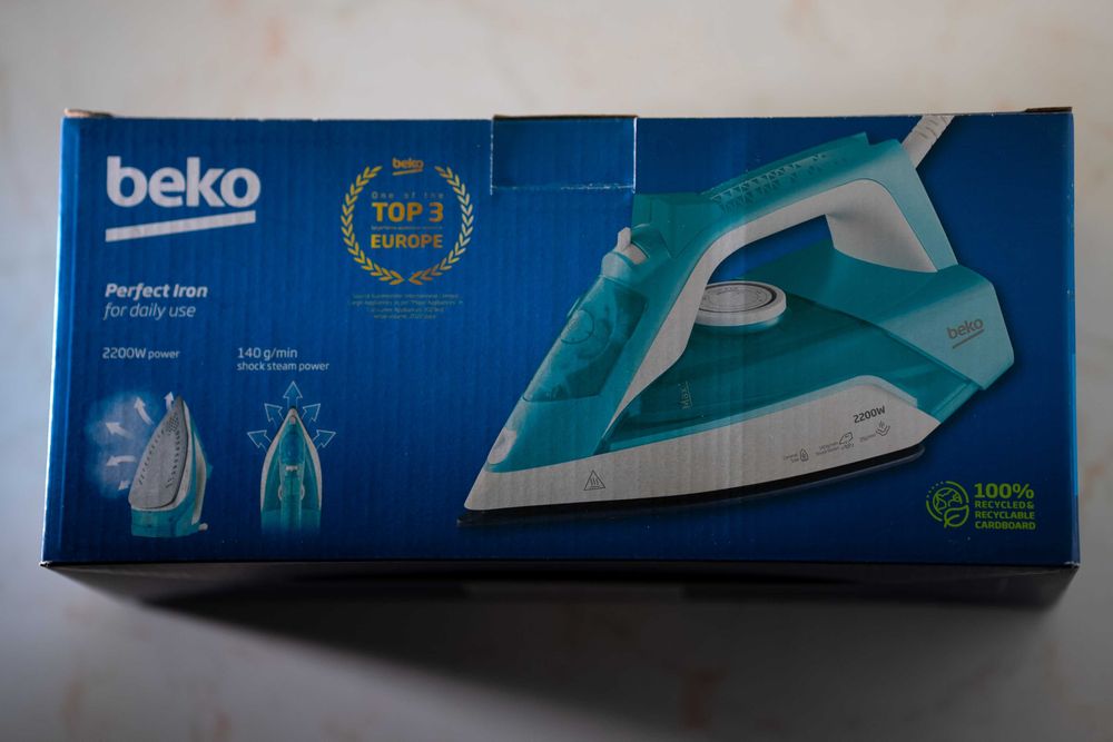 НОВА/НЕИЗПОЛЗВАНА Ютия Beko Steam Iron 2200W