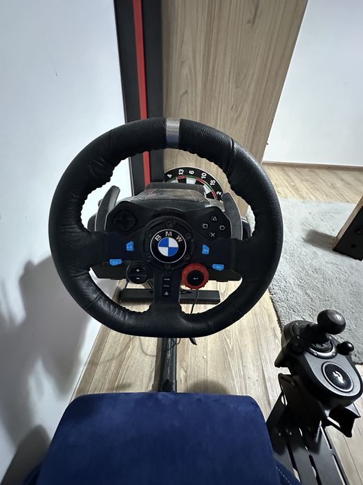 Volan cu pedale si schimbator logitech ( fara scaun )