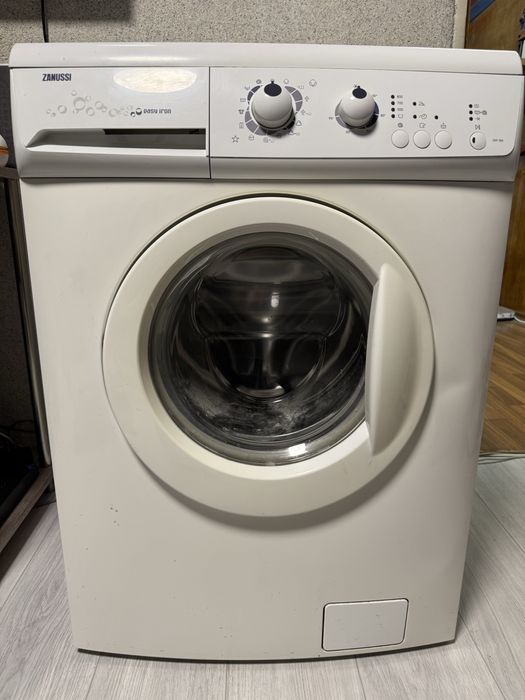 Пералня Zanussi ZWF385