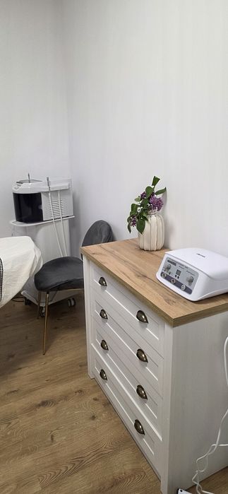 Inchiriez salon cosmetica Brasov