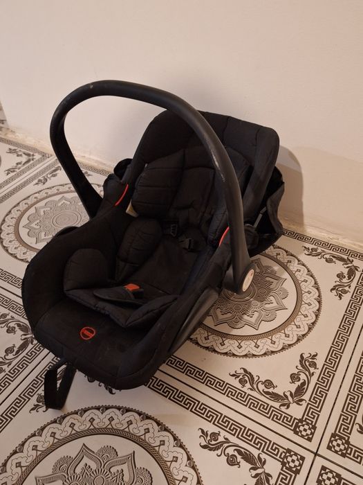 Vând cărucior pentru copii