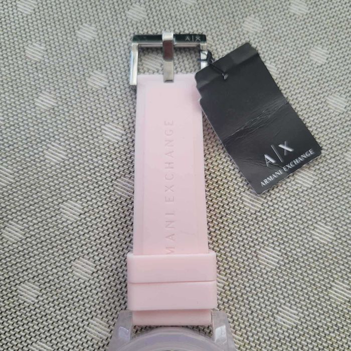 Armani Exchange 100% оригинален НОВ дамски часовник,лимитирана серия:)