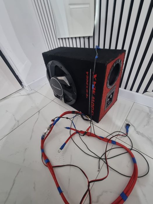 Subwoofer auto cu stație si fire