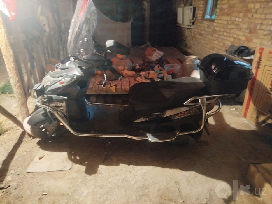 Skuter satiladi norm holatda