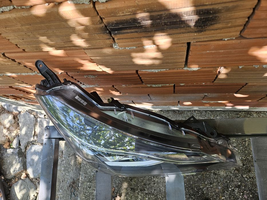 Лед десен фар за Тойота Ярис след 2017г