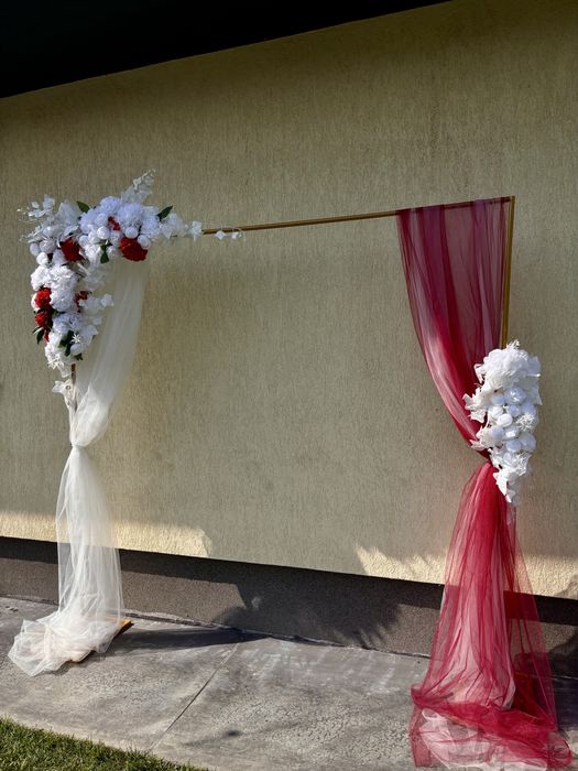 Inchiriem mese, scaune, corturi pentru evenimente