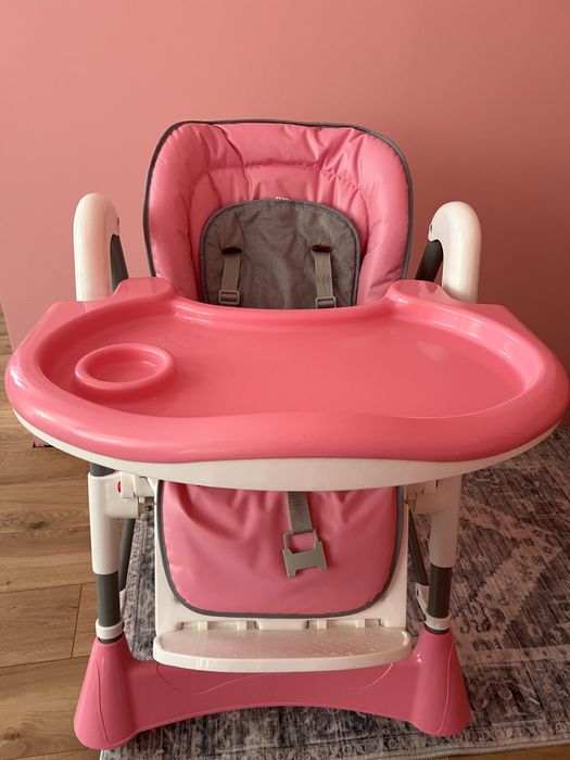 Бебешки стол за хранене на дете