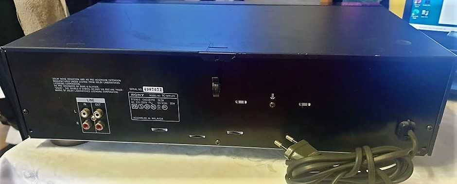 Продавам касетен дек SONY TC-WR535
