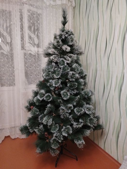 Продаётся ёлка два метра