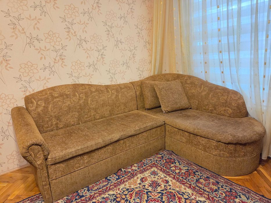 Разтегателен диван