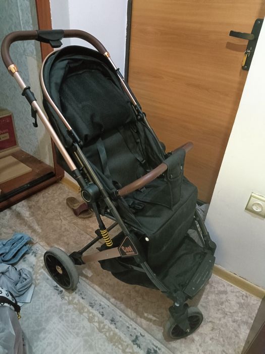 Коляска прогулочная