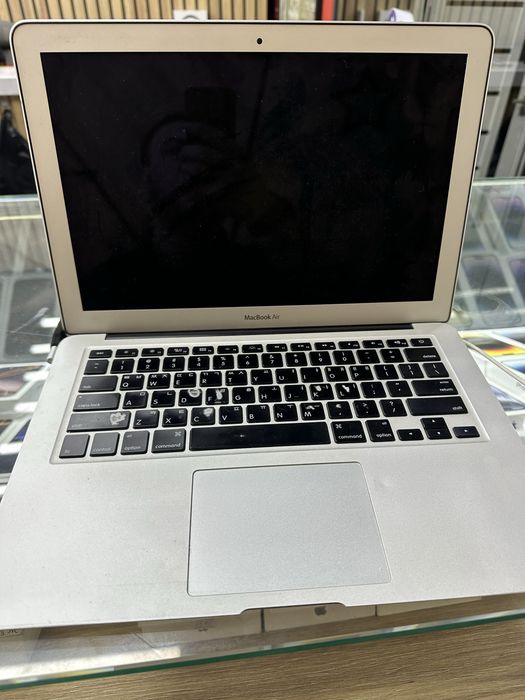 Apple macbook 2011 silver 256gb