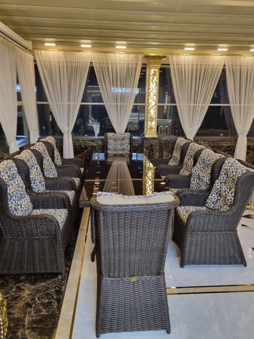 Arzon va ishonchli ratan stol stularmiz bor