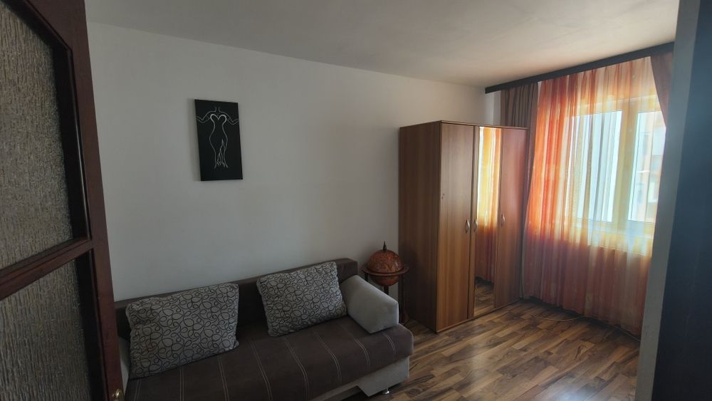 Închiriez apartament