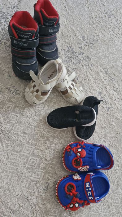 Продам детские вещи