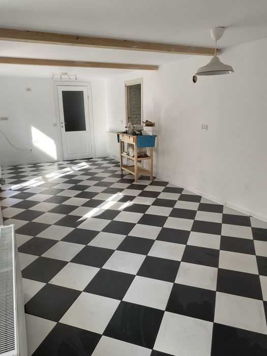 Casa la intrarea in Scheii Brasovului, acces direct spre Poiana Brasov