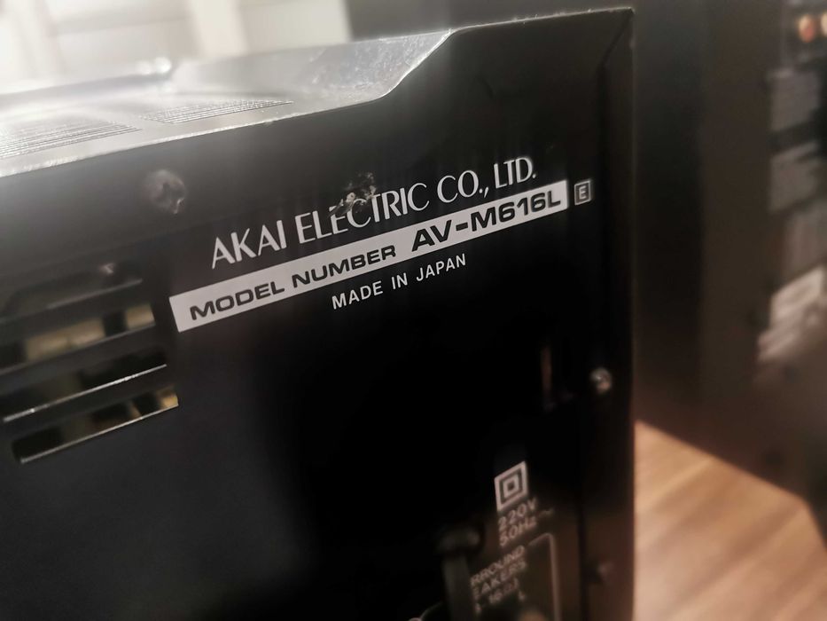 Amplificator Akai AV-M616L - defect