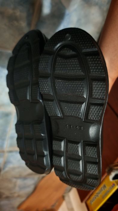 неплъзгащи се работни обувки