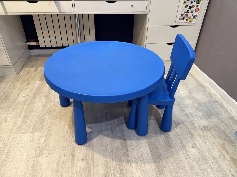 Детский столик и стульчик