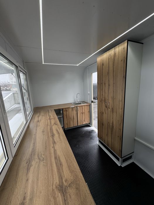 Каравана за търговски цели 4*2*2.30 LED