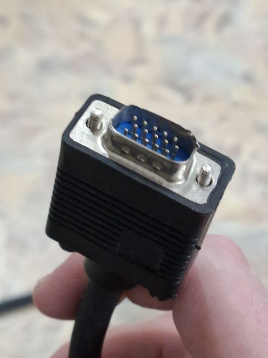 VGA на VGA кабель продам длинный  8 метров