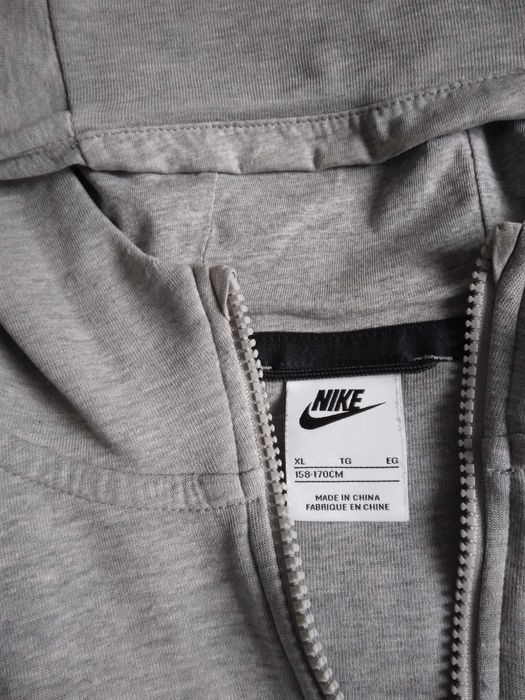 Nike tech fleece grey