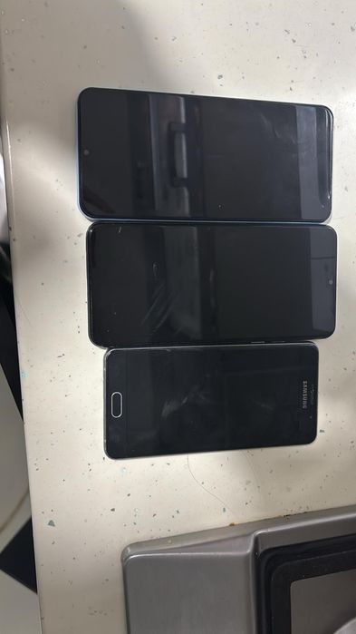 Vând telefoane Samsung