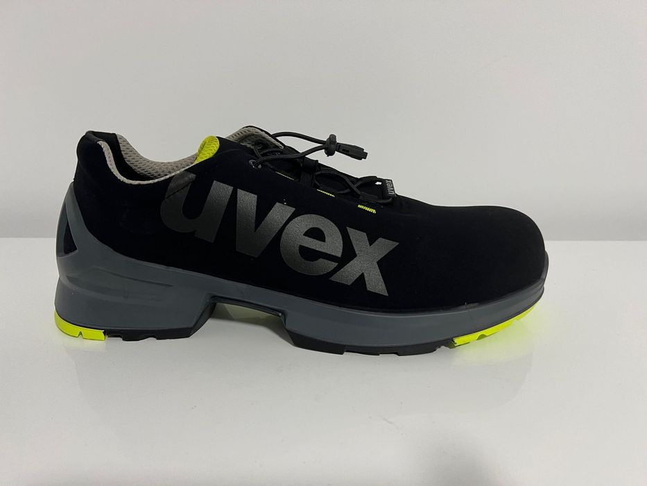 Pantofi Uvex marimea 48