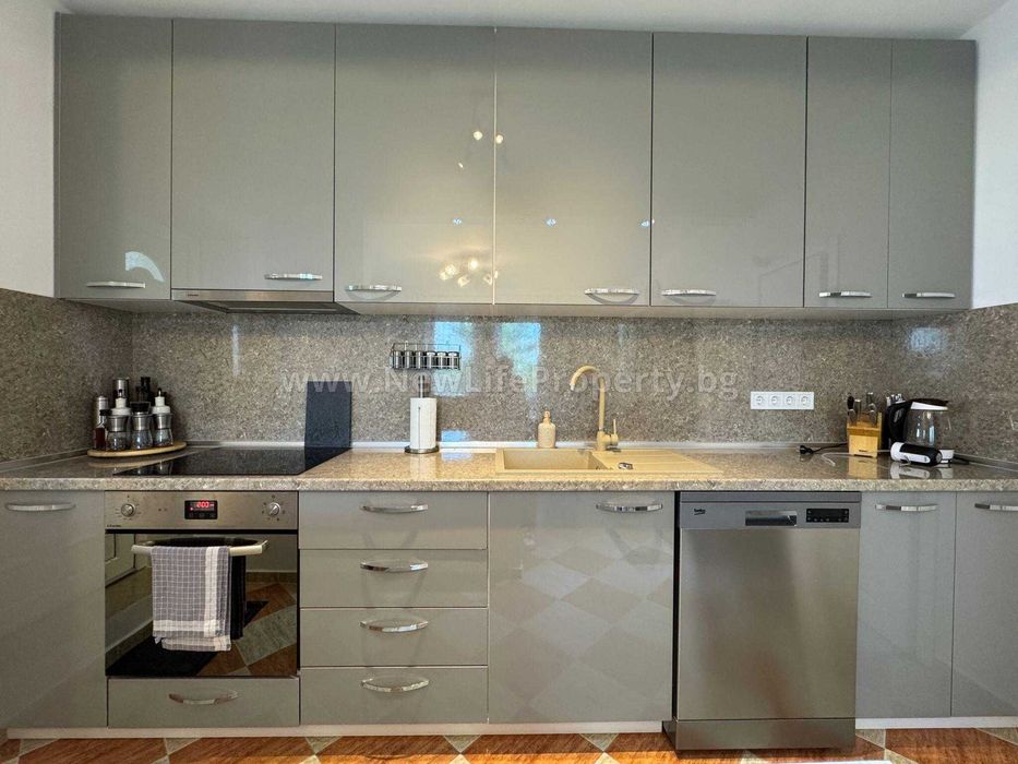 Двуетажен таунхаус в с. Кошарица, обл. Бургас