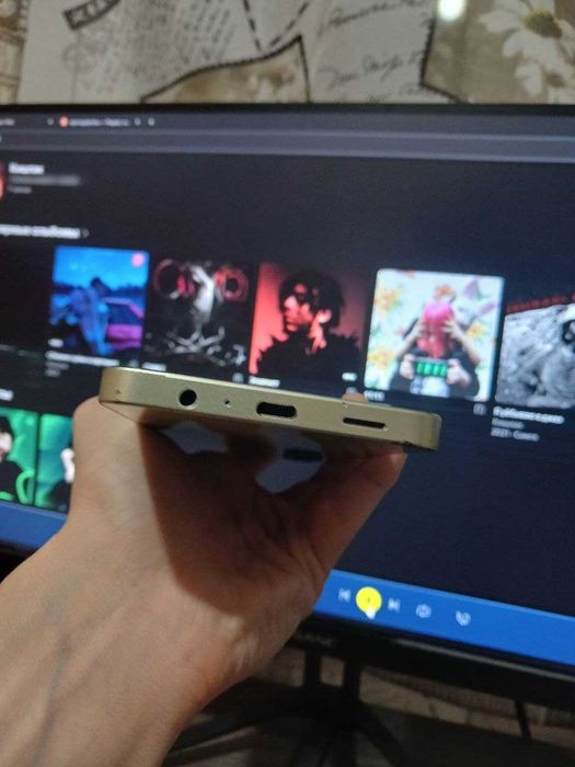 Телефон смартфон самсунг А06