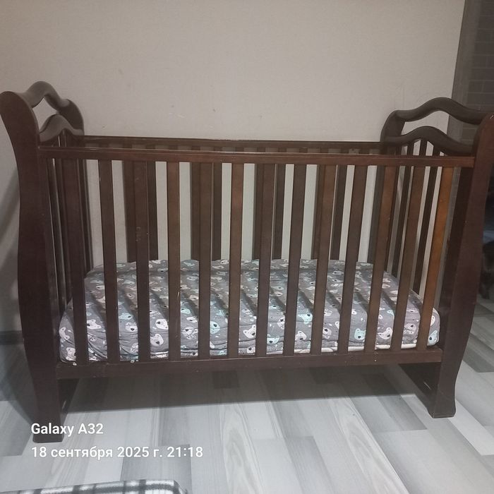 Детская кроватка