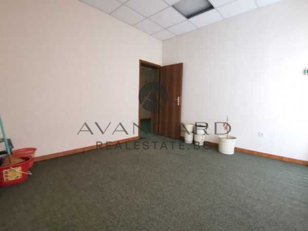 Продава се Четиристаен апартамент в Пловдив, Кършияка - 190 кв.м за 781 €/кв.м - Снимка #6