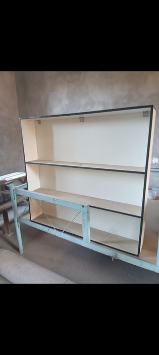 Трюмо, полка ,бошка нарсалар сотилади, бошка элонларга хам кириб курин