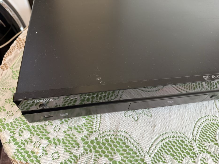 Yamaha BD-S673 blu-Ray disc