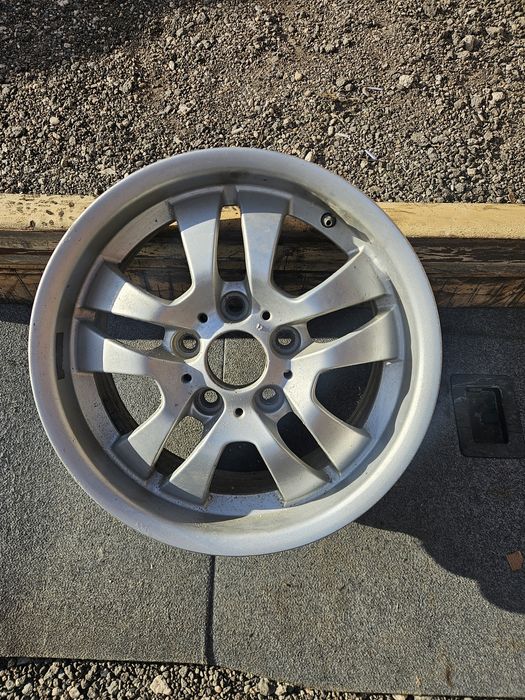 Una bucata janta aliaj r16 originala BMW E36 eh2