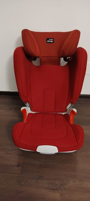 Vând scaun auto, pt copil, cu isofix Britax Romer