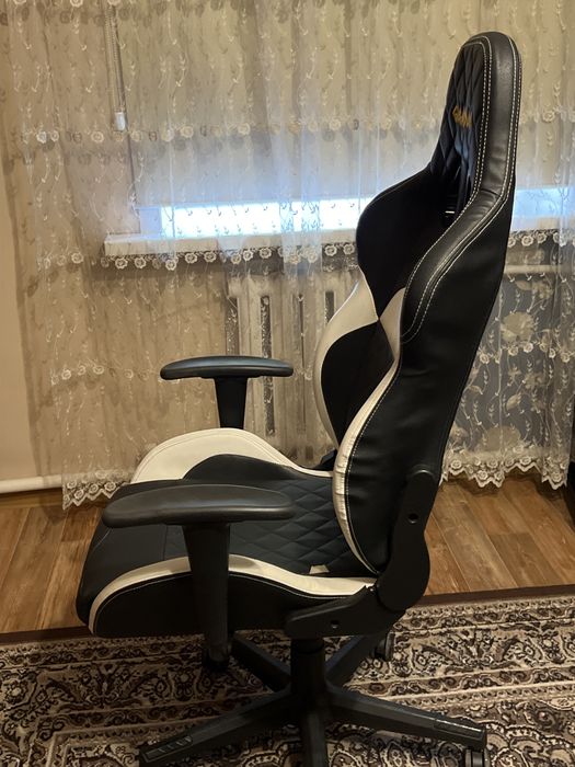 игровое компьютерное кресло Gamdias