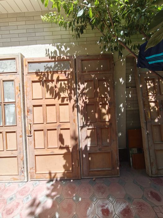 Деревянный дверь б/у