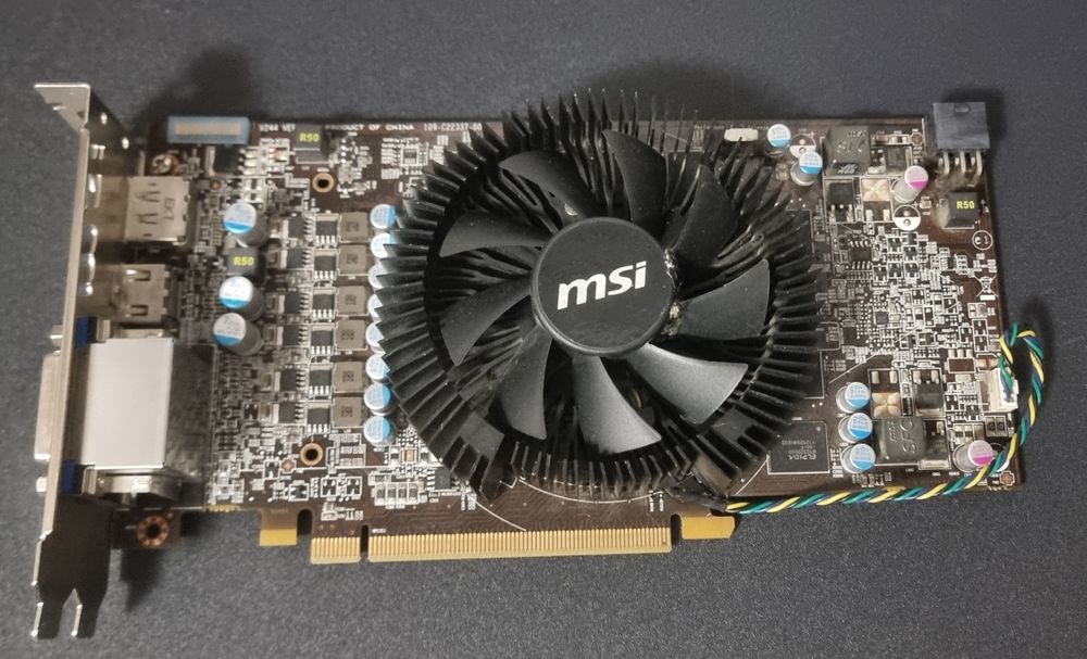 ATI Radeon HD 6850 de la MSI  - 1GB, 256 bit DDR 5