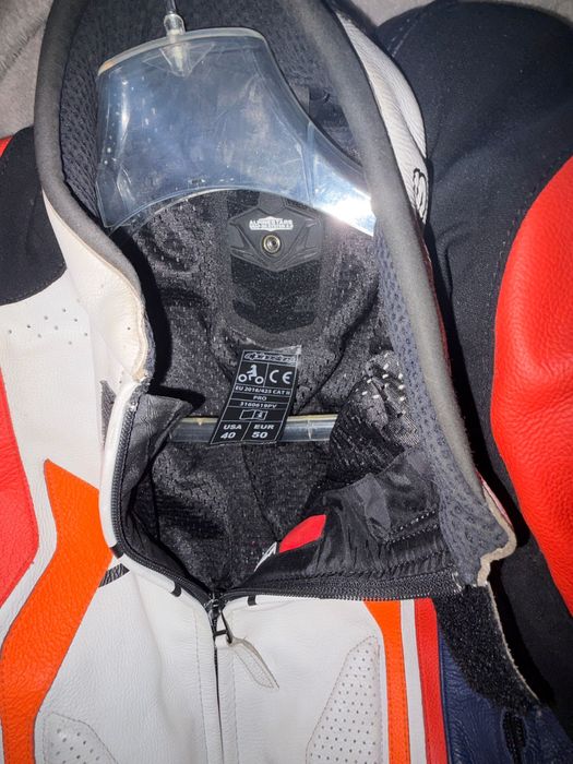 Vând echipament moto complet