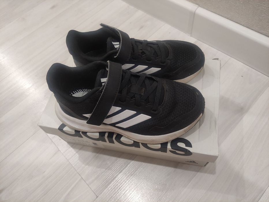 Кроссовки Adidas