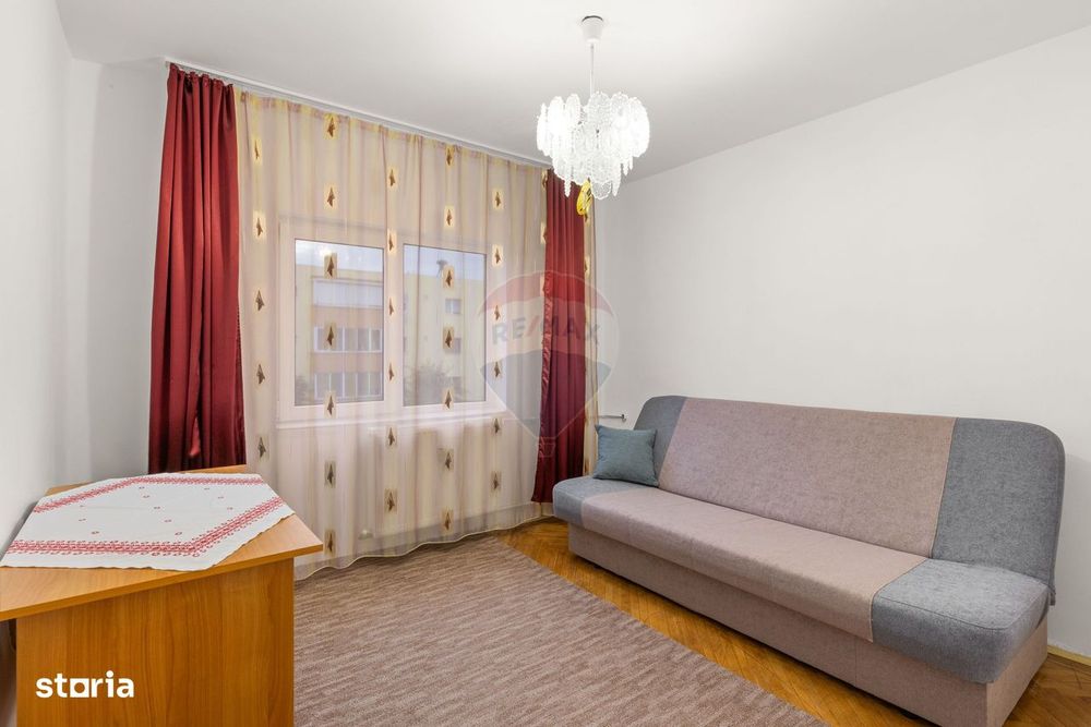 Apartament 4 camere Micalaca + loc de parcare