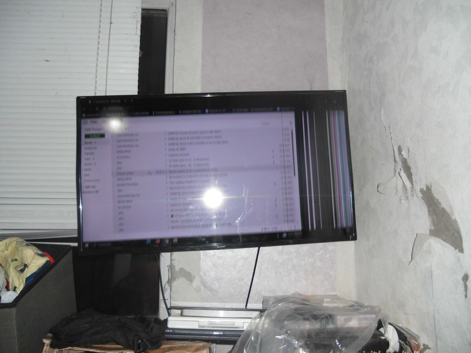 34.Продавам Телевизор SHARP  Модел 42CI2EA Full HD - 42"-повреден.